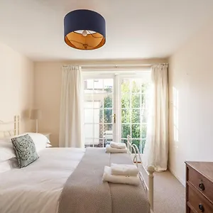 Apartment Camden Crescent