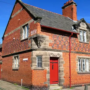 30-overleigh-road.hotelsin-chester.com/