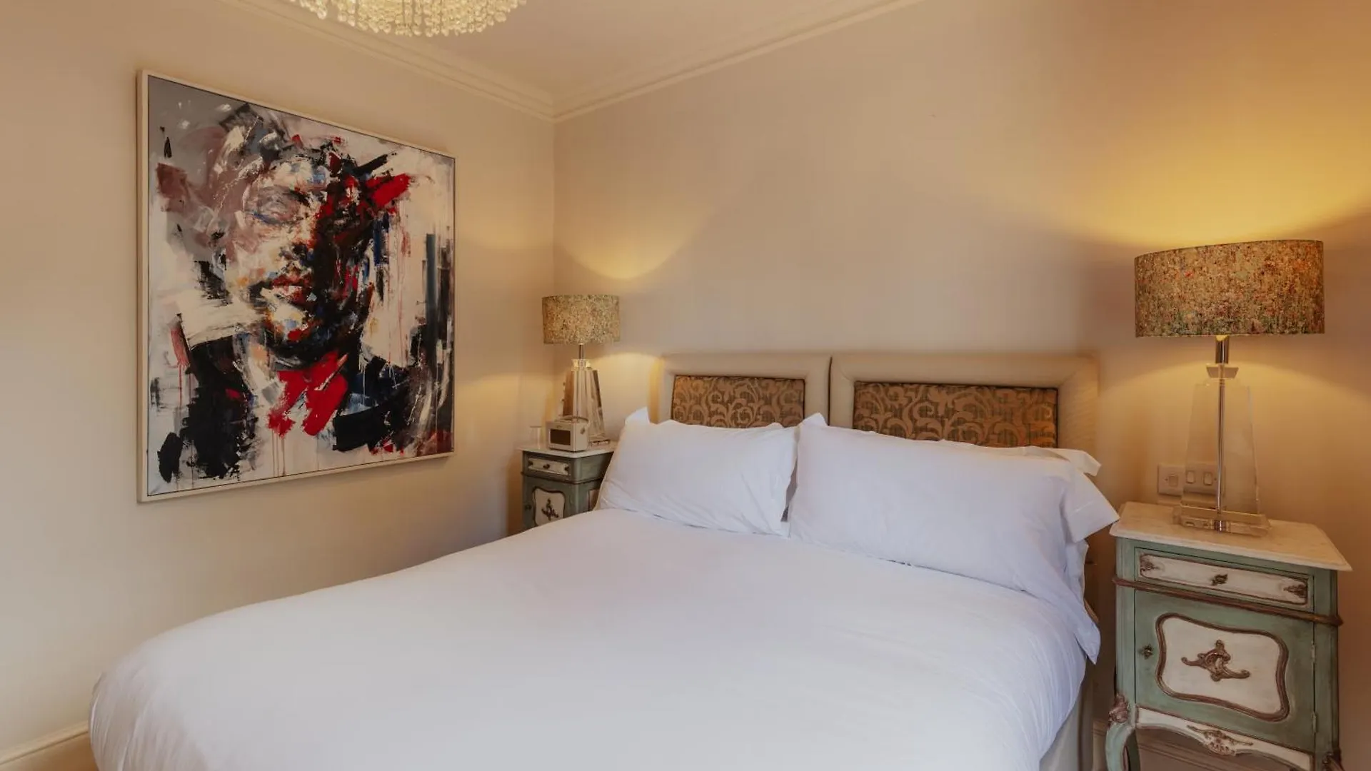 No 15 By Guesthouse, Bath 5*,